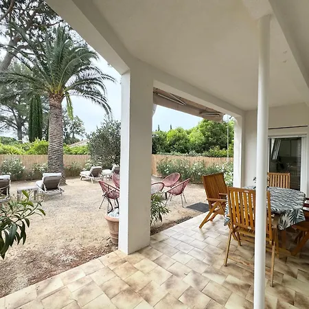 Appartement Sur Terrasse Et Jardin Privatif 400M De La Plage Et Des Commerces Cavalaire-sur-Mer Exterior photo