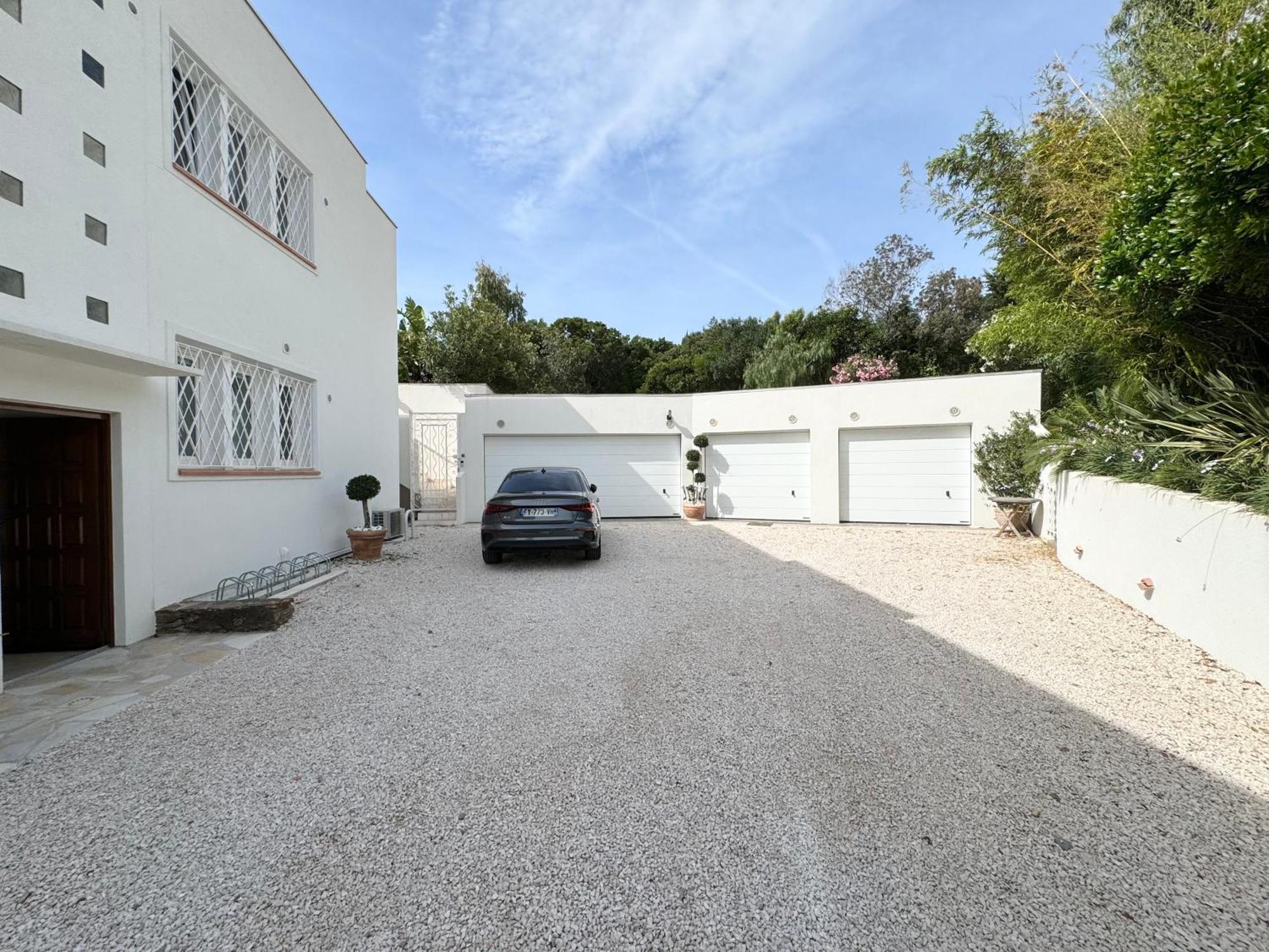 Appartement Sur Terrasse Et Jardin Privatif 400m De La Et Des Commerces